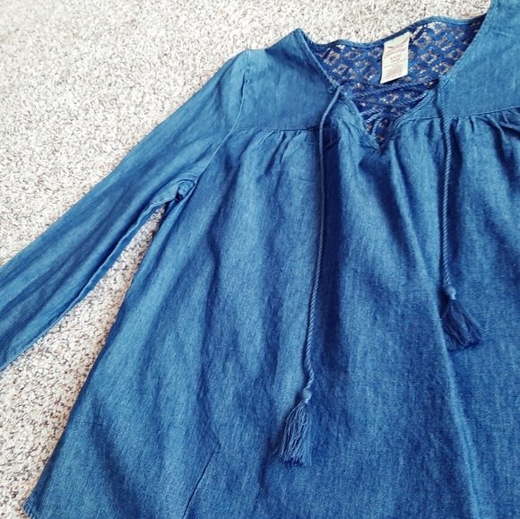 Women's Peasant Shirt Blue Denim Color Size Small - Picture 2 of 4
